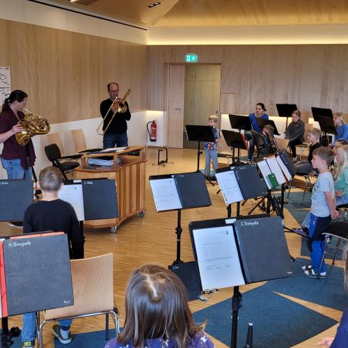 workshop der MK Wattenberg mit den Volksschülern