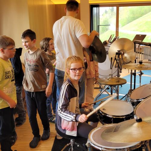 workshop der MK Wattenberg mit den Volksschülern