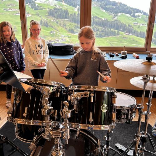 workshop der MK Wattenberg mit den Volksschülern