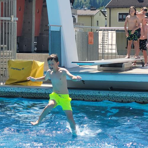 Schwimmtag im Alpenbad Wattens Juni 2024