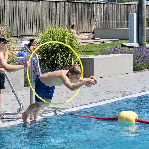 Schwimmtag im Alpenbad Wattens Juni 2024