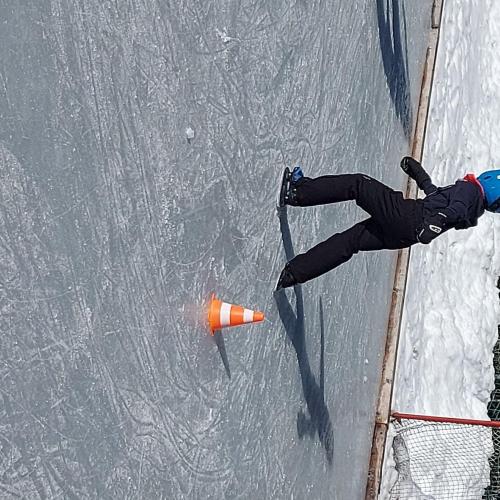 Eislaufen Sportplatz Säge