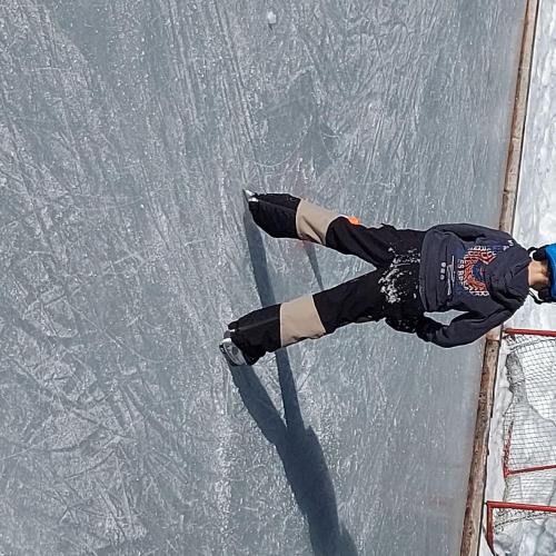 Eislaufen Sportplatz Säge